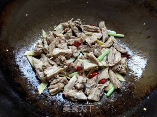 Stir-fried Duck with Ginger and Spring Onion recipe