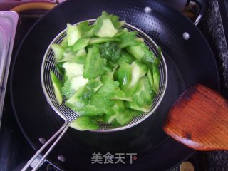 Stir-fried Bitter Gourd with Dace in Black Bean Sauce recipe