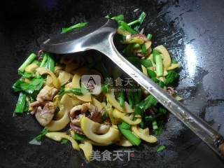 Stir-fried Leishan with Chinese Chives recipe