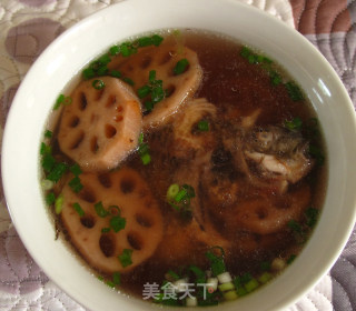Pressure Cooker Recipe-oil-free Lotus Root Fish Soup (weight Loss and Beauty) recipe