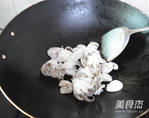 Braised Tofu with Octopus recipe
