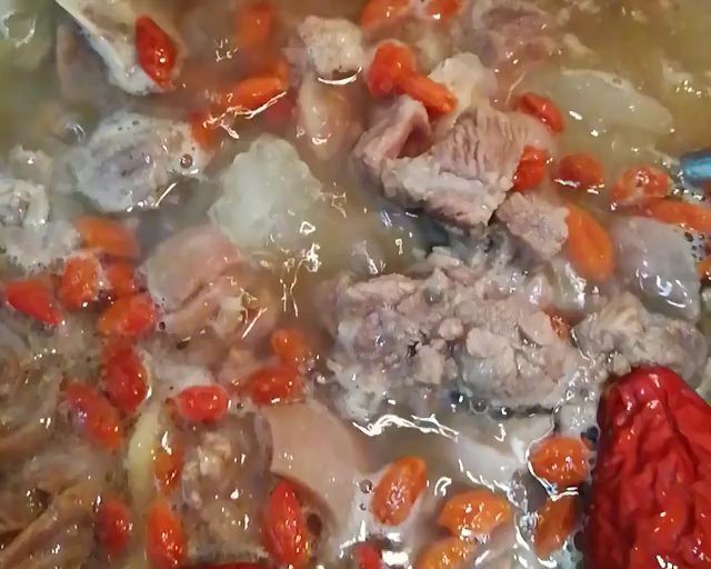 Lamb Chops and Lamb Hot Pot (white Soup) recipe