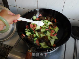 Fried Ham Slices with Cucumber recipe