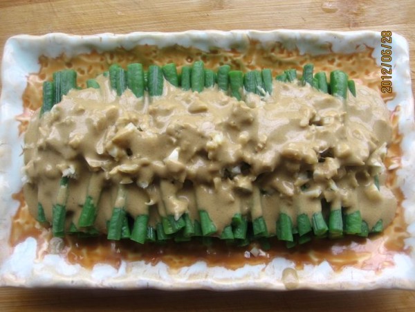 Garlic Beans with Sesame Sauce recipe