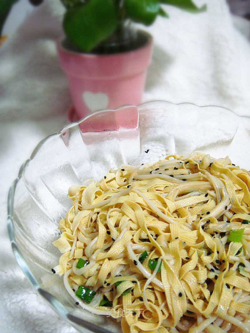 Dried Tofu Mixed with Enoki Mushrooms recipe