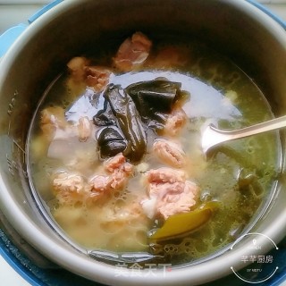 Seaweed Pork Ribs Soup recipe