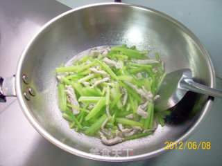 Stir-fried Shredded Pork with Celery recipe