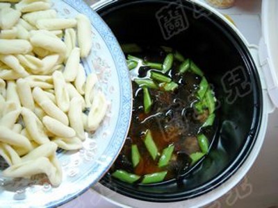 Sauce Braised Green Bean Cat Ear Noodles recipe