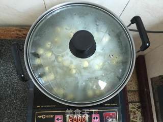 White Fungus and Lotus Seed Soup recipe