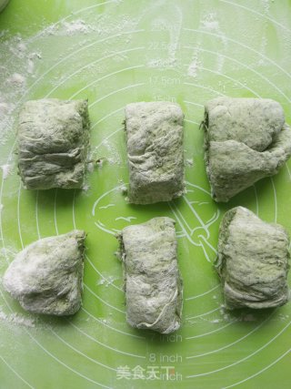 Wormwood Bean Paste Buns recipe