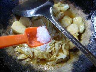 Curry Cuttlefish Balls and Cabbage recipe