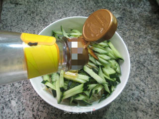 Cucumber Mixed with Mung Bean Sprouts recipe