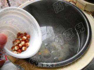 Gorgon Medlar and White Fungus Soup recipe