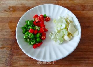 Stir-fried Convolvulus Stalks with Soaked Cowpea recipe