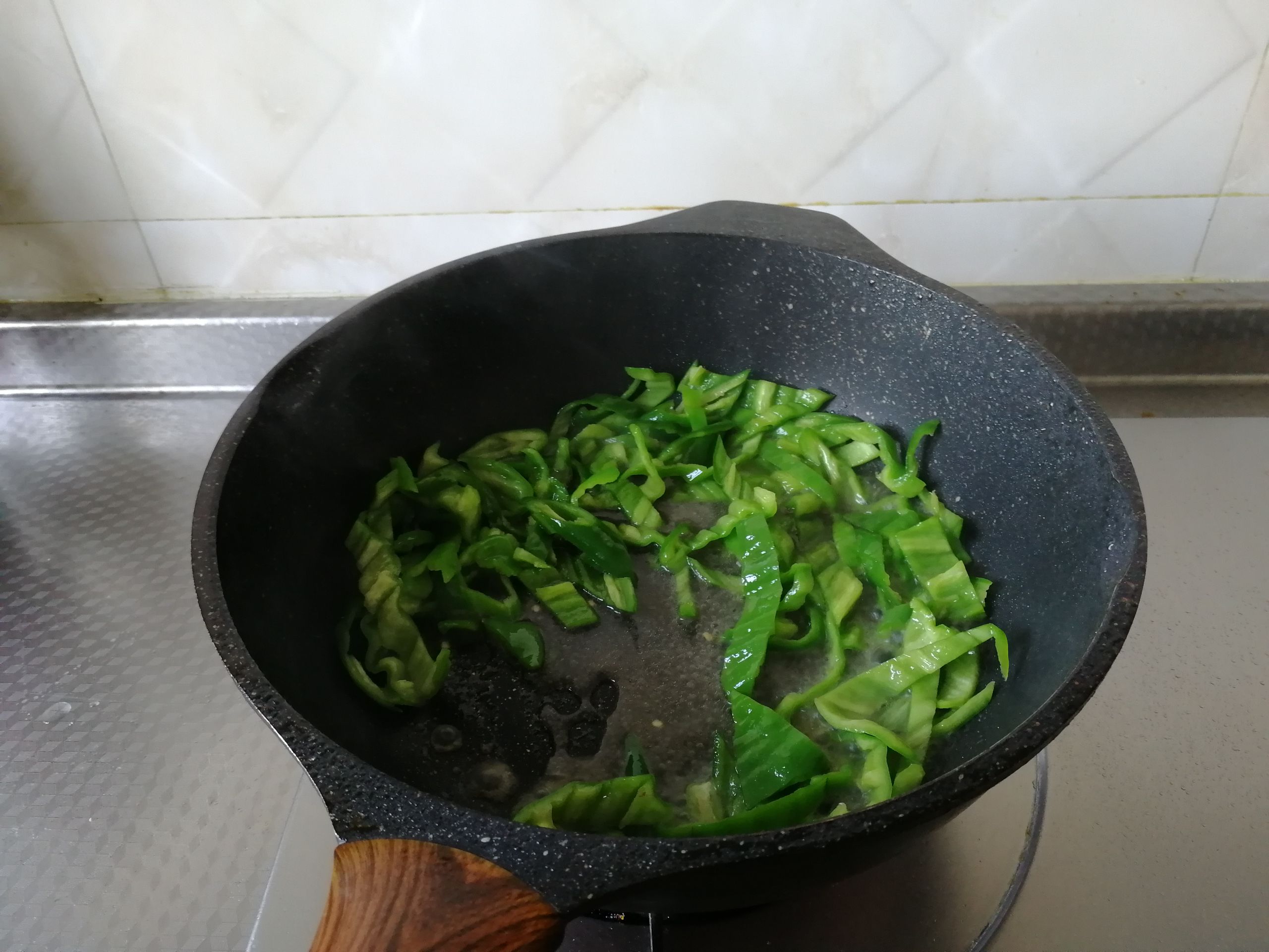 Stir-fried Shredded Pork with Green Pepper recipe