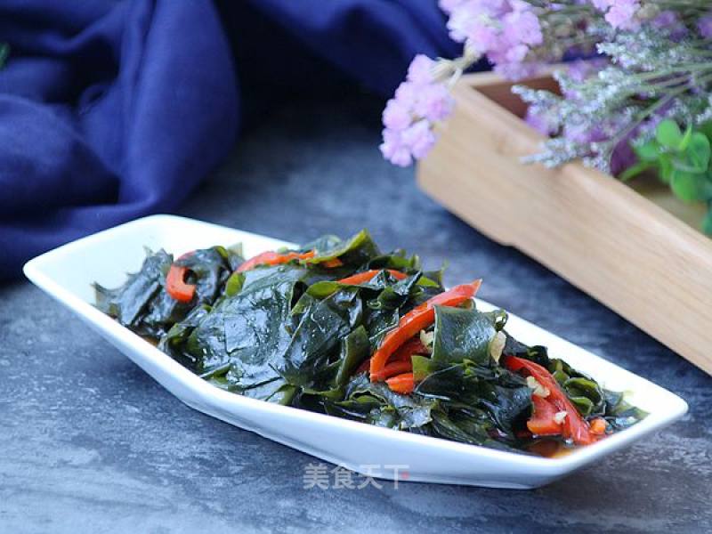 Wakame with Red Pepper