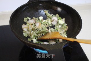 Stir-fried Pork Belly with Dried Lettuce recipe