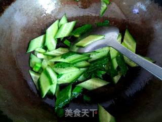 #快手素菜# Fried Cucumber with Sea Rice and Yuba recipe