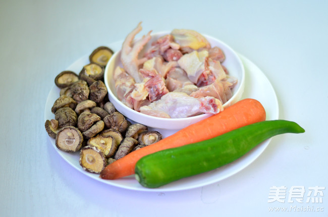 Stewed Chicken with Carrots and Mushrooms recipe