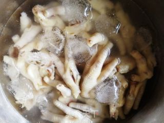 Eat While Watching The Ball-lemon Chicken Feet recipe