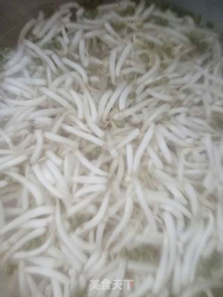 Stir-fried Bean Sprouts with Pork Blood recipe