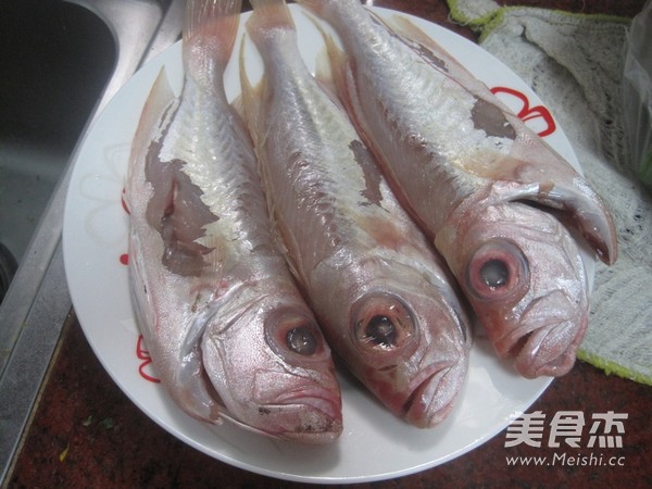 Fried and Braised Bigeye recipe