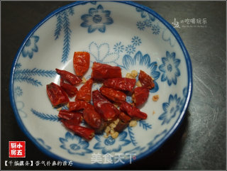 Stir-fried Lotus Root Strips: The Temptation of Fragrant Aroma recipe