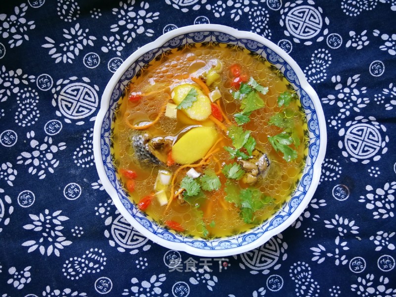 Cordyceps Flower, Chinese Yam, Chinese Wolfberry Black Chicken Soup recipe