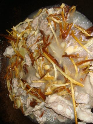 Enoki Mushroom Pork Ribs Soup recipe