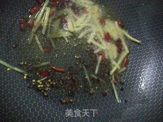Stir-fried Pork with Spicy Garlic Stalks recipe