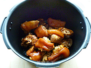 Peanut Stewed Pork Knuckles recipe