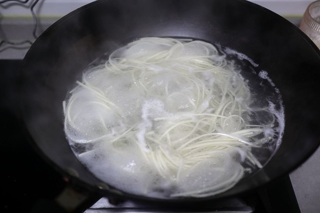 Cabbage Noodles with Eggs recipe