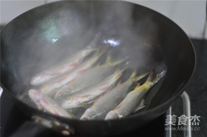 Braised Fish with Shredded Radish recipe