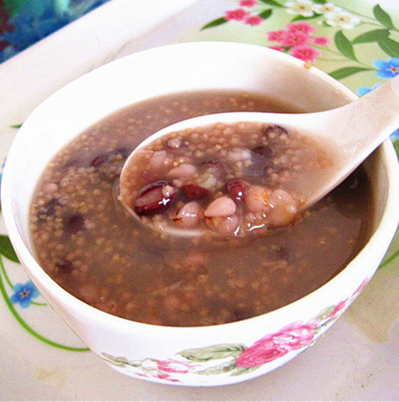 Dehumidification and Nourishing Spleen Porridge ------ Red Bean and Barley Porridge recipe