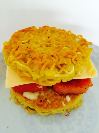 Instant Noodle Burger