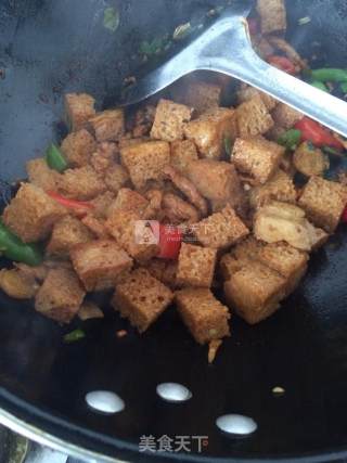 Stir-fried Grilled Wheat Bran with Shredded Pork recipe