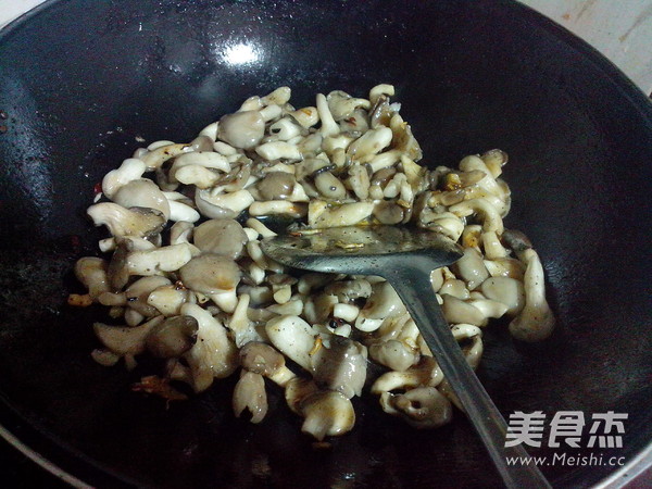 Braised Xiuzhen Mushrooms recipe