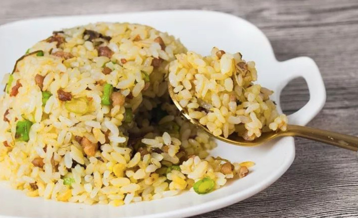 One Tea and One Sitting, The Top-selling Golden Fried Rice, Which Ranks No. 1, in The End. recipe