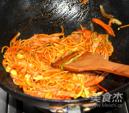 Spaghetti with Korean Spicy Sauce and Cabbage recipe