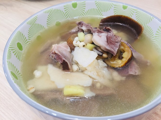 Invigorating The Spleen, Eliminating Dampness and Removing Dampness Pig Heart Soup recipe
