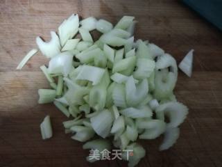Stir-fried Fungus with Carrots and Celery recipe
