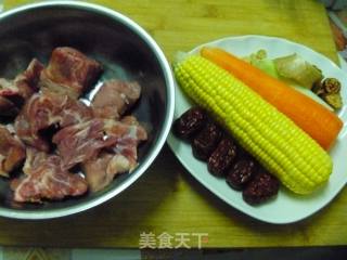 【healthy Soup Pot】carrot and Corn Pork Ribs Soup recipe