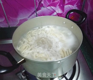 Three Fresh Noodles with Fish Ball and Belly recipe