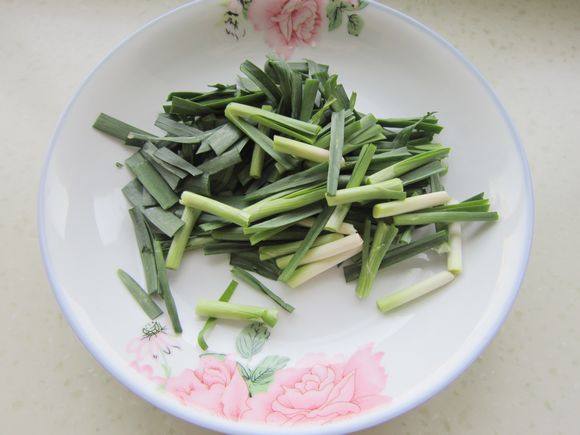 Stir-fried Yellow Noodles with Leek recipe