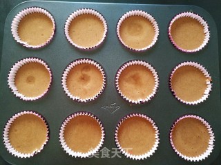 Cocoa Chiffon Cupcakes that Do Not Defoam, Crack, and Collapse recipe