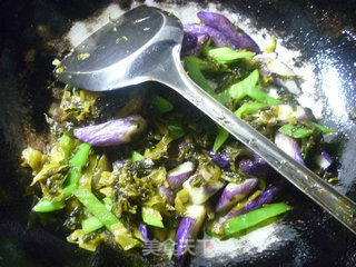 Stir-fried Eggplant with Sauerkraut recipe