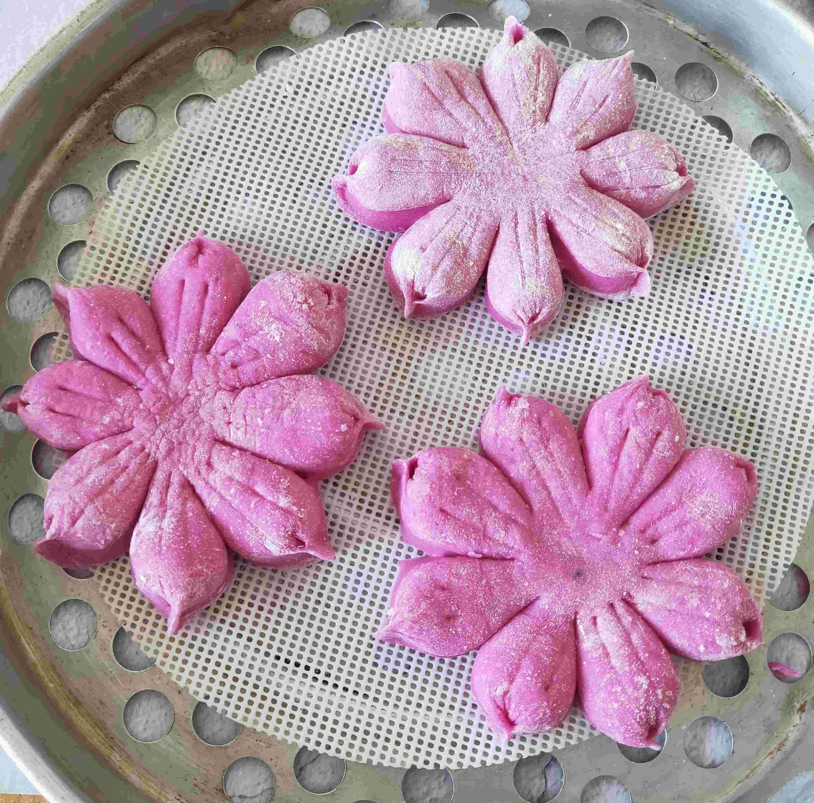 Flower-shaped Steamed Buns recipe