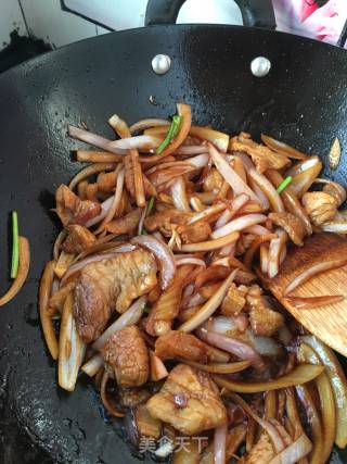 Fried Pork with Onion recipe