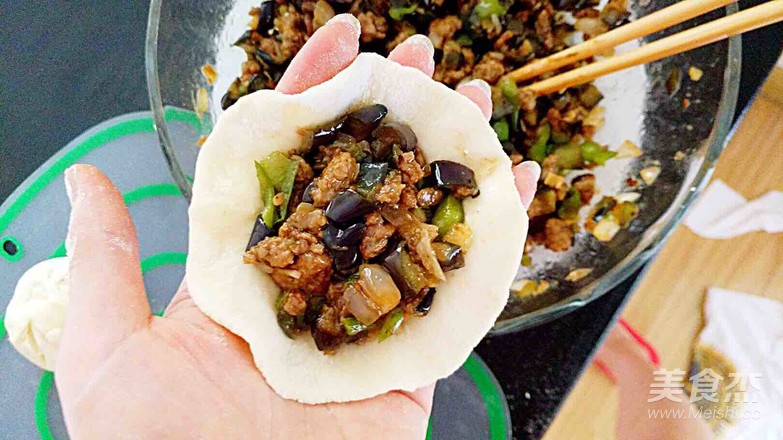 Steamed Dumplings with Tomato Sauce recipe