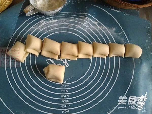 Red Bean Paste and White Crust Mooncakes recipe
